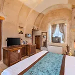 Cappa Via Cave Hotel