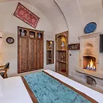 Cappa Via Cave Hotel