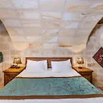 Cappa Via Cave Hotel 4*