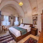 Cappa Via Cave Hotel 4*