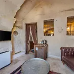 Cappa Via Cave Ürgüp