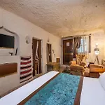 Hotel Cappa Via Cave 4*