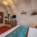Hotel Cappa Via Cave 4*