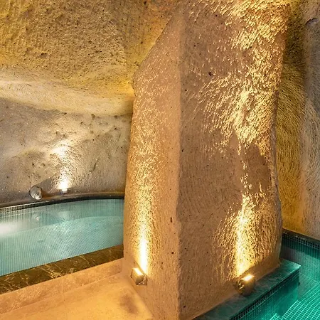 Cappa Via Cave Hotel