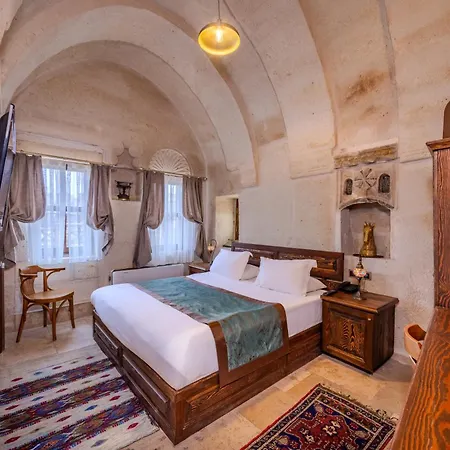 Cappa Via Cave Hotel 4*