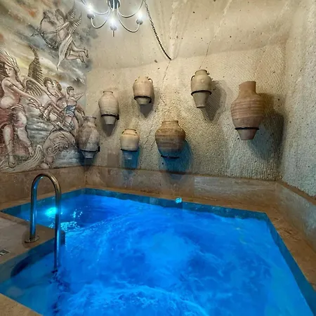 Cappa Via Cave Ürgüp
