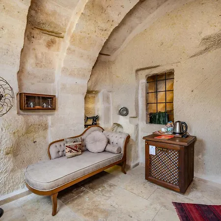 Cappa Via Cave Hotel