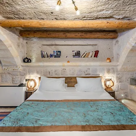 Cappa Via Cave Hotel 4*