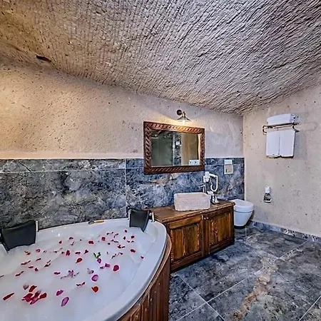 Ξενοδοχείο Cappa Via Cave 4*