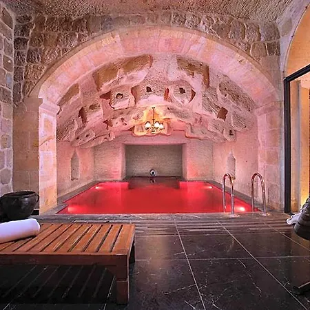 Cappa Via Cave Hotel