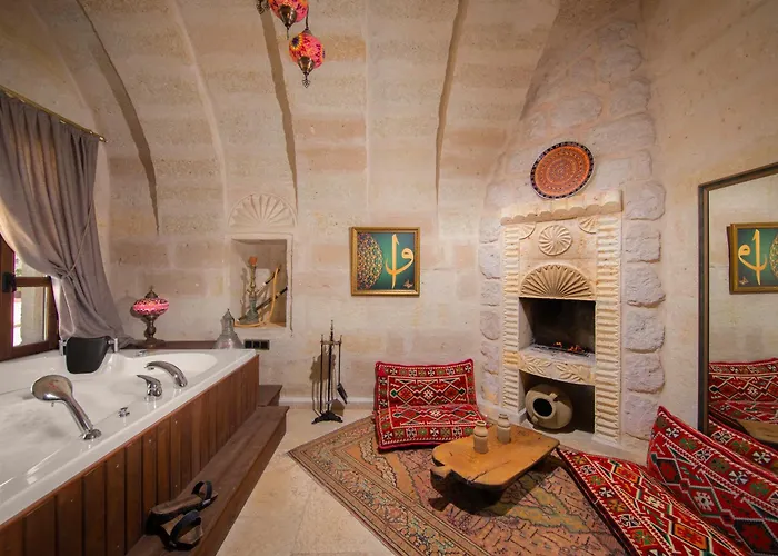 Cappa Via Cave Otel *