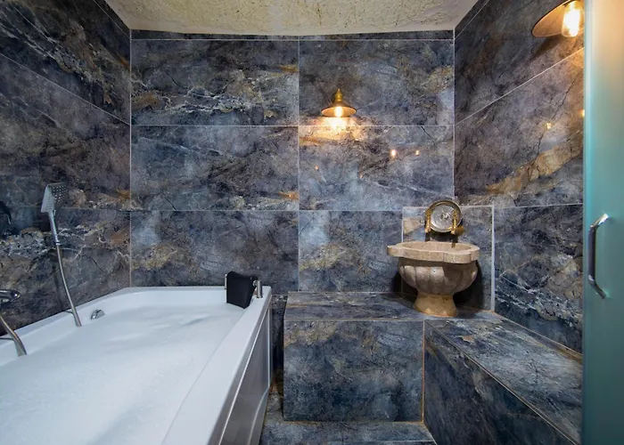 Cappa Via Cave Hotel