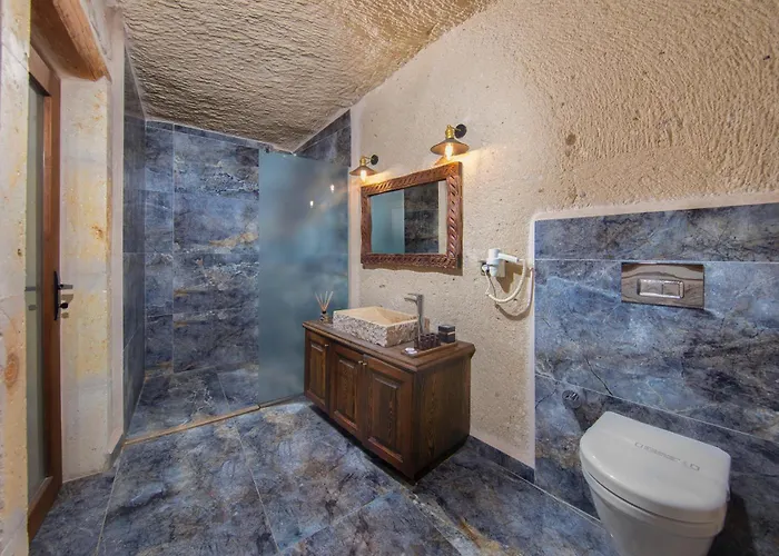 Cappa Via Cave Otel *